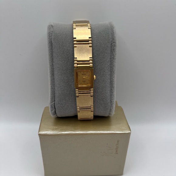 Vintage Seiko Ladies Watch Gold. Stainless steel bracelet. Japan movement. - Picture 4 of 11